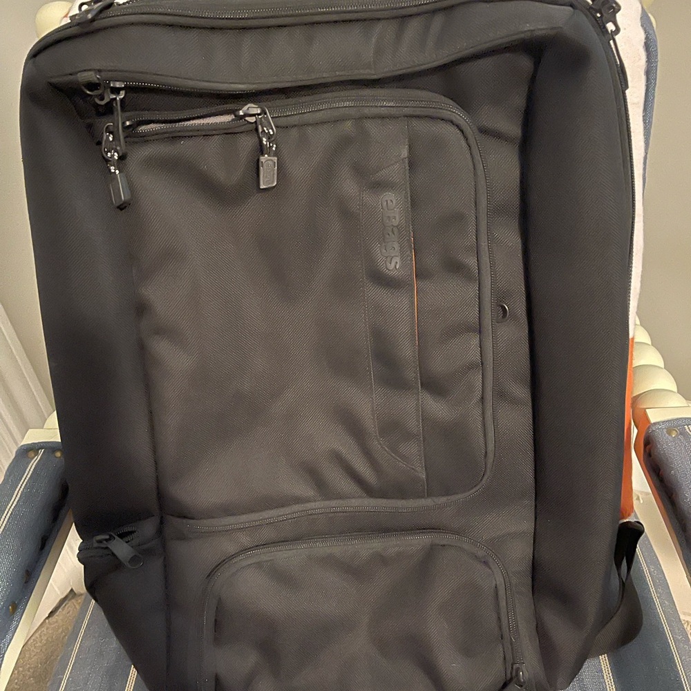 eBags Slim Weekender Messenger Laptop Bag